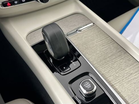 Certified 2023 Volvo XC60 B5 Plus w/ Climate Package image 18