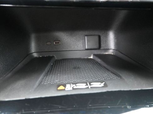 Used 2024 Chevrolet Traverse LT image 21