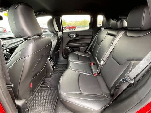 Used 2025 Jeep Compass Trailhawk AWD/4WD image 28
