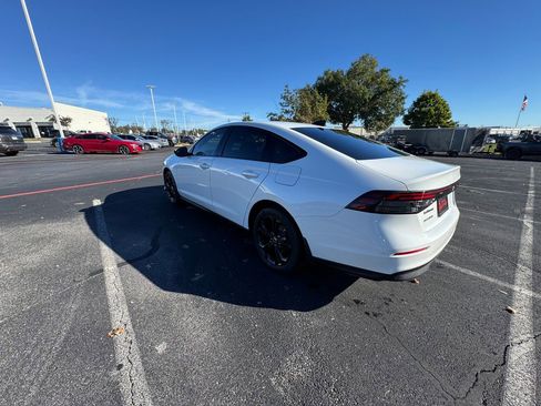 New 2025 Honda Accord SE image 5