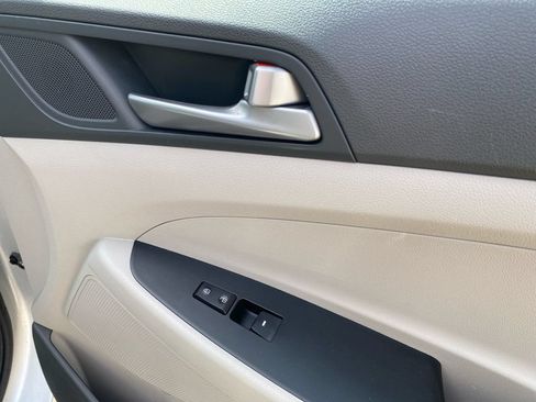 Used 2017 Hyundai Tucson SE w/ Cargo Package FWD image 12