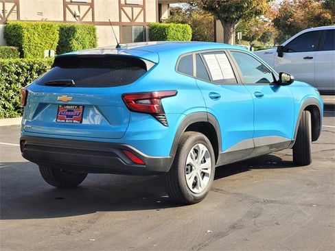 Used 2025 Chevrolet Trax LS image 5