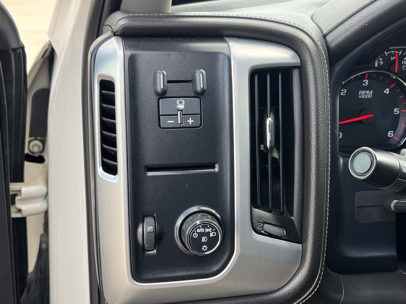 Used 2015 GMC Sierra 1500 SLE w/ Texas SLE Value Package RWD image 24