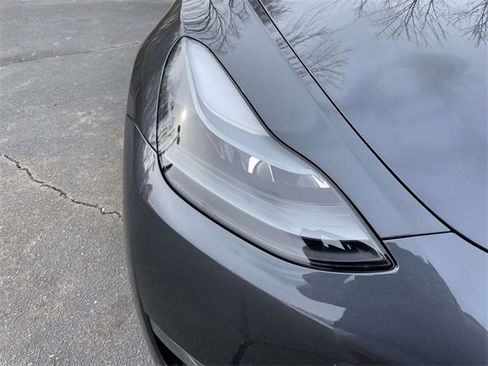 Used 2025 Tesla Model Y Long Range image 37