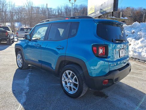 Certified 2022 Jeep Renegade Latitude w/ Convenience Group image 22