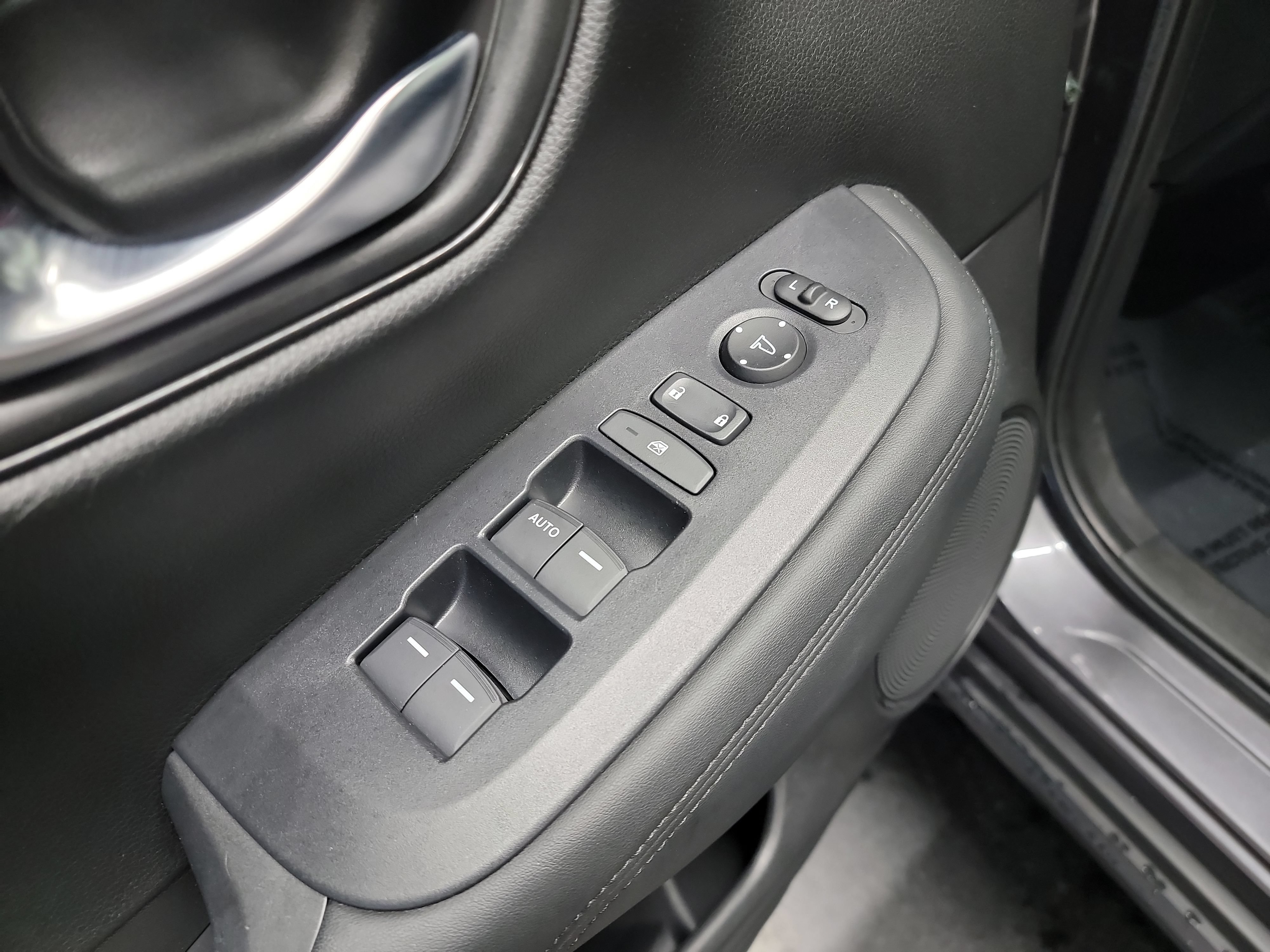 Certified 2024 Honda HR-V LX image 14