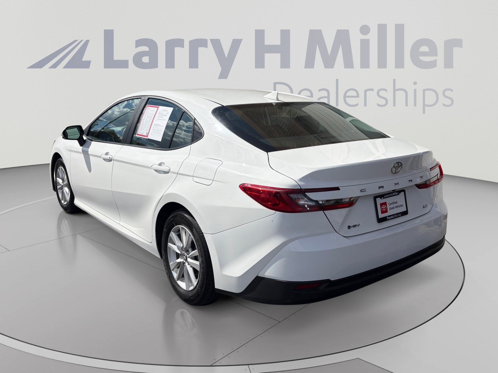 Used 2025 Toyota Camry LE FWD image 3