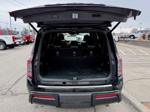 Used 2025 Nissan Armada PRO-4X w/ Pro-4X Premium Package image 16