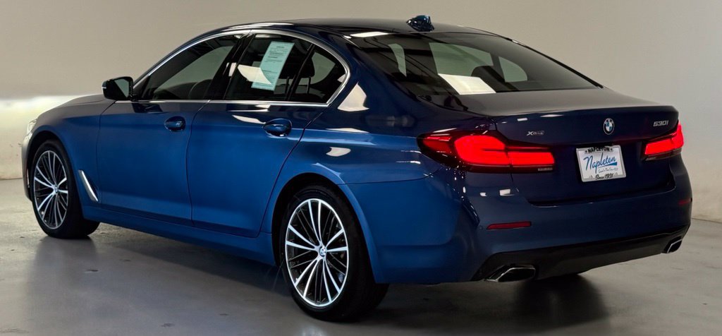 Used 2023 BMW 530i xDrive w/ Premium Package AWD/4WD image 4