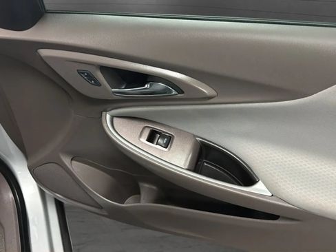 Used 2017 Chevrolet Malibu LS FWD image 18