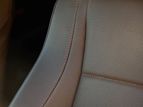 Certified 2025 Mercedes-Benz GLS 450 4MATIC image 25