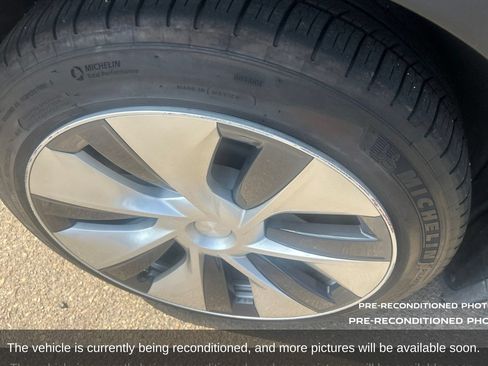 Used 2021 Tesla Model Y Long Range AWD/4WD image 16