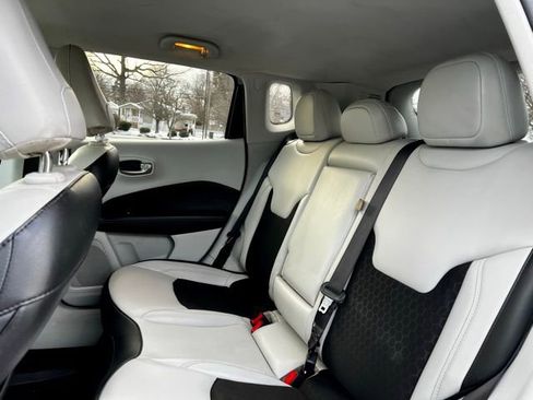 Used 2021 Jeep Compass Latitude w/ Driver Assistance Group image 17