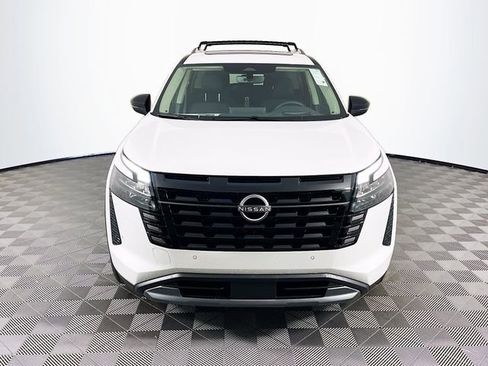 New 2026 Nissan Pathfinder Platinum image 3