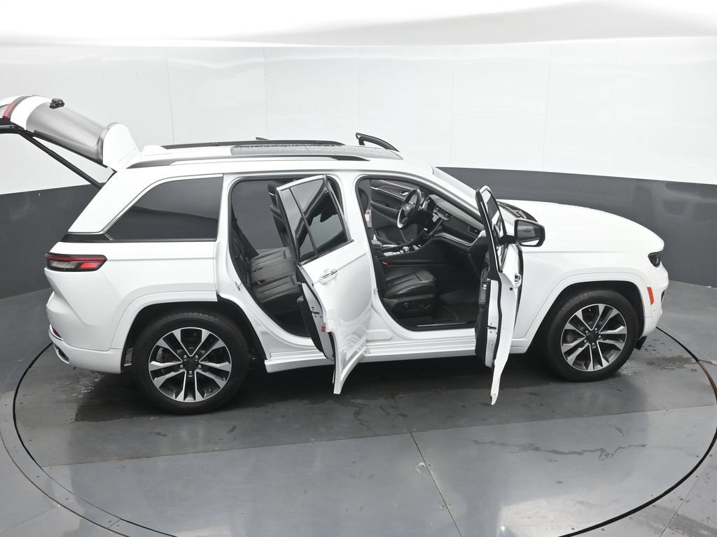 Used 2022 Jeep Grand Cherokee Overland AWD/4WD image 50