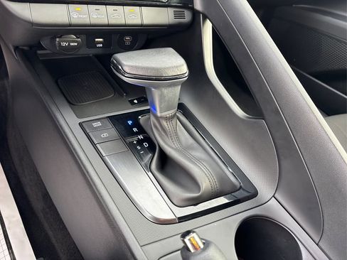 Certified 2025 Hyundai Elantra Sport image 30