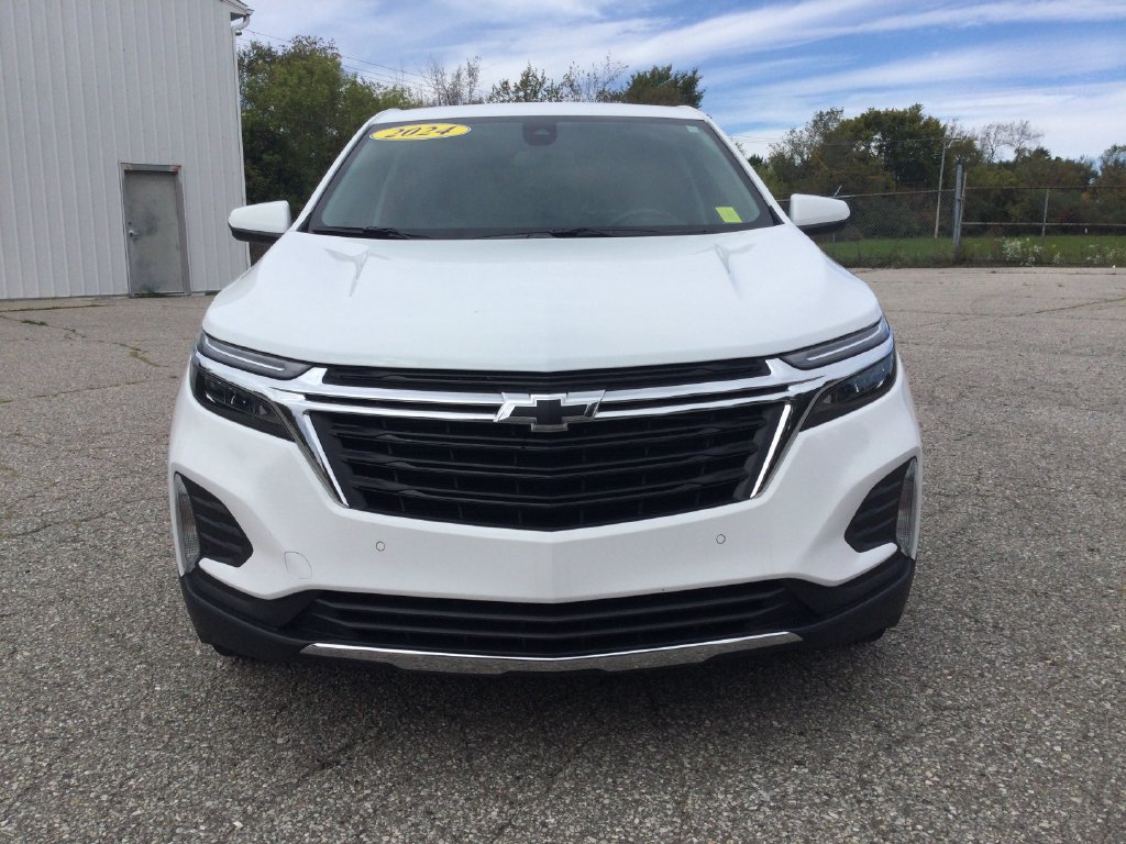 Used 2024 Chevrolet Equinox LT w/ LPO, Floor Liner Package FWD image 2