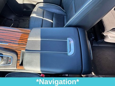 Used 2022 Cadillac Escalade ESV Premium Luxury image 28