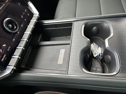 New 2026 GMC Acadia AT4 image 32