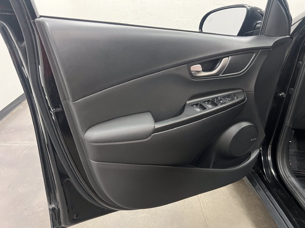 Used 2020 Hyundai Kona Limited AWD/4WD image 11