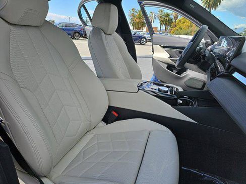 Used 2024 BMW 530i w/ Premium Package image 10
