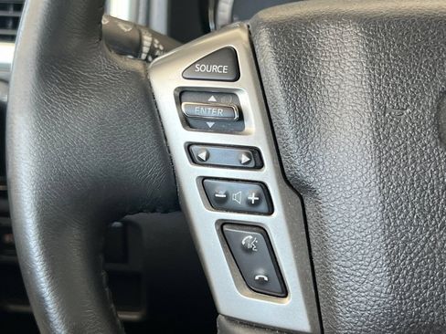 Used 2017 Nissan Titan SV AWD/4WD image 36