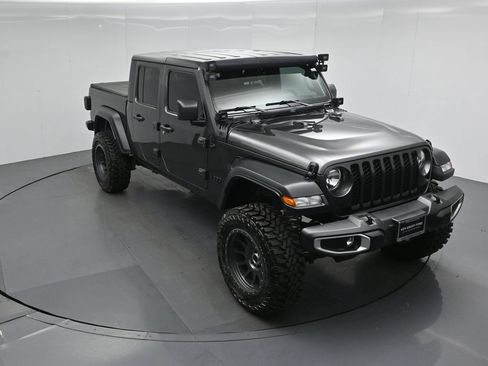 Used 2023 Jeep Gladiator Sport AWD/4WD image 31