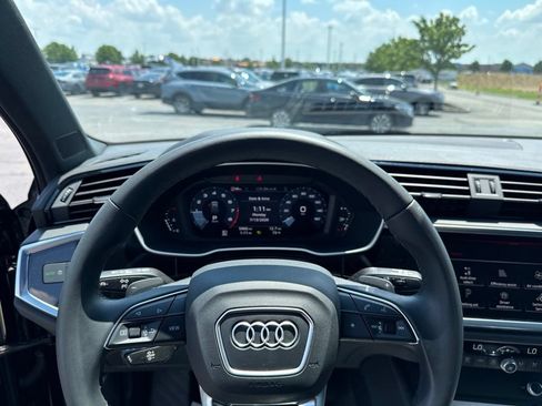 Used 2023 Audi Q3 2.0T Premium w/ Convenience Package AWD/4WD image 12