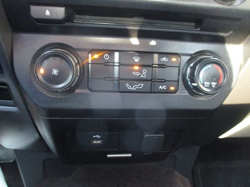 Used 2017 Ford F150 XLT w/ Trailer Tow Package image 16