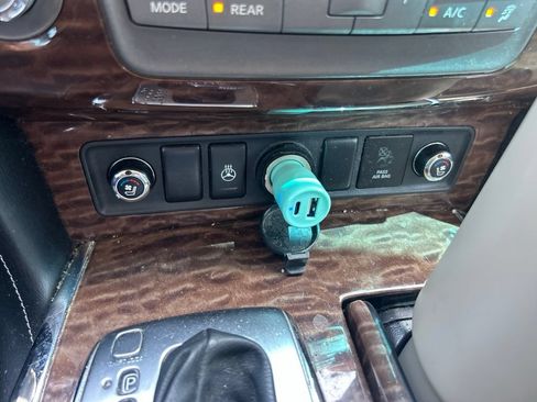 Used 2017 Nissan Armada Platinum RWD image 21