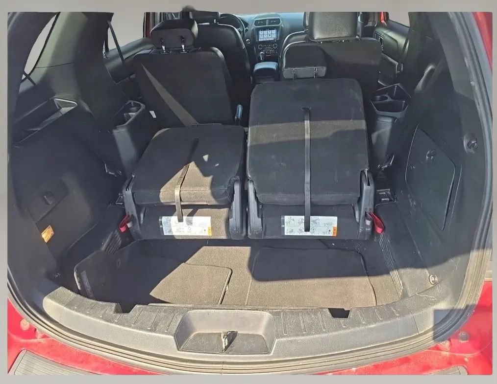 Used 2019 Ford Explorer XLT w/ Equipment Group 202A FWD image 8