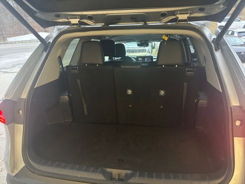Used 2025 Toyota Grand Highlander XLE image 33