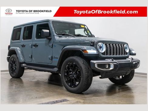 Used 2025 Jeep Wrangler Unlimited Sahara image 1