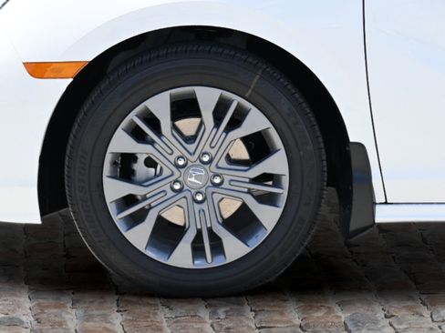 New 2025 Honda Odyssey Touring image 32