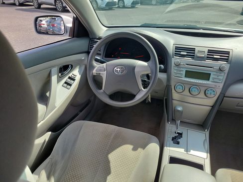 Used 2009 Toyota Camry LE FWD image 15