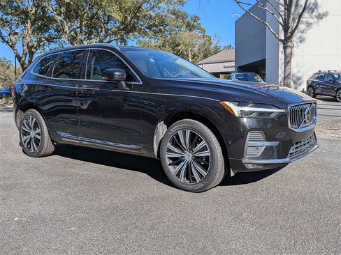 Used 2022 Volvo XC60 B5 Inscription w/ Advanced Package image 2
