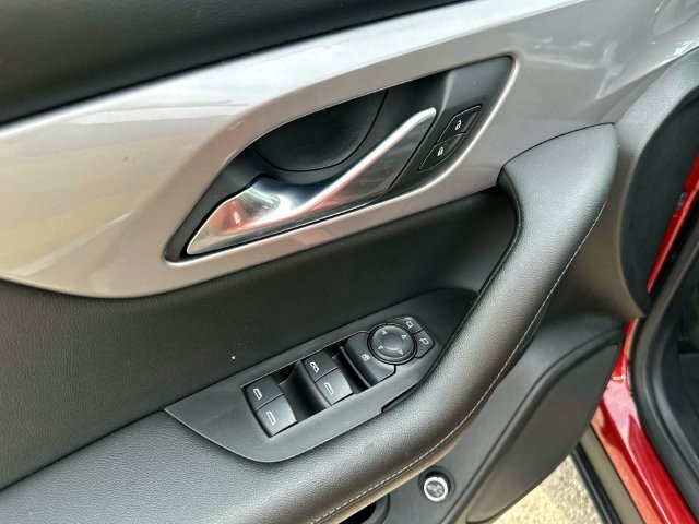 Used 2022 Chevrolet Blazer LT FWD image 17