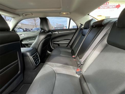 Used 2022 Chrysler 300 Touring L w/ Popular Equipment Group image 11