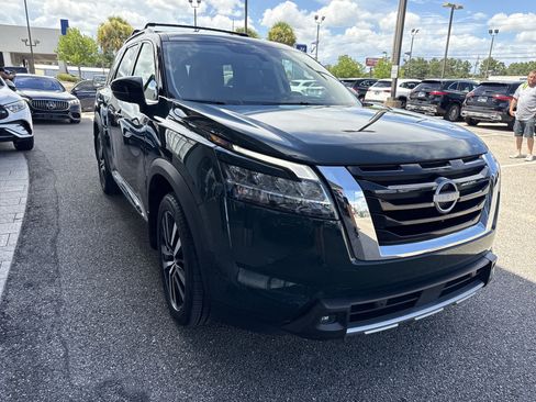 Used 2024 Nissan Pathfinder Platinum w/ Cargo Package FWD image 6