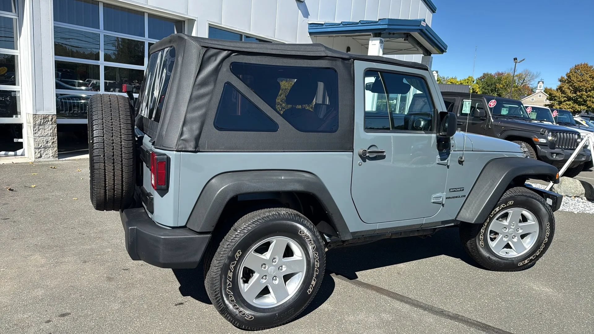 Used 2014 Jeep Wrangler Sport w/ Quick Order Package 24S AWD/4WD image 17