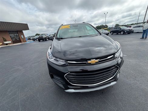 Used 2019 Chevrolet Trax LT w/ LT Convenience Package image 9