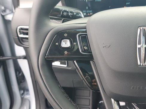 New 2026 Lincoln Corsair Premiere image 17