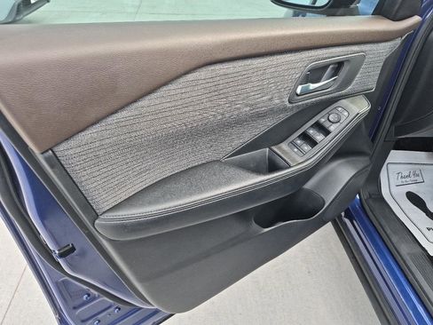 Used 2023 Nissan Rogue SV AWD/4WD image 13