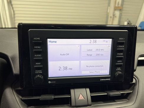 Used 2022 Toyota RAV4 LE image 23