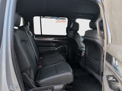 Used 2022 Jeep Wagoneer Series I image 21