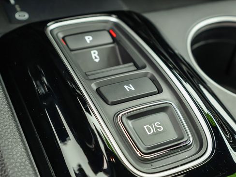 Used 2025 Honda Pilot Black Edition image 11