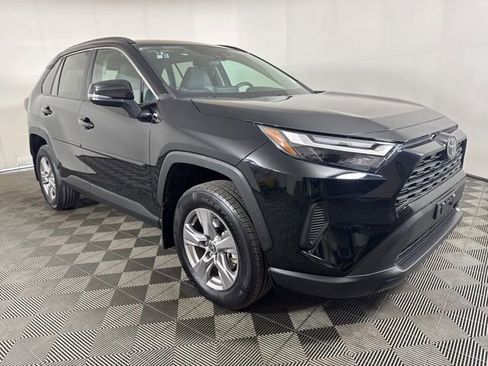 Used 2023 Toyota RAV4 XLE w/ Convenience Package FWD image 1