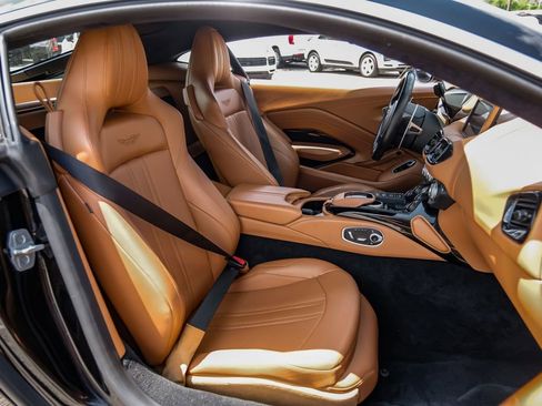 Used 2020 Aston Martin V8 Vantage Coupe RWD image 32