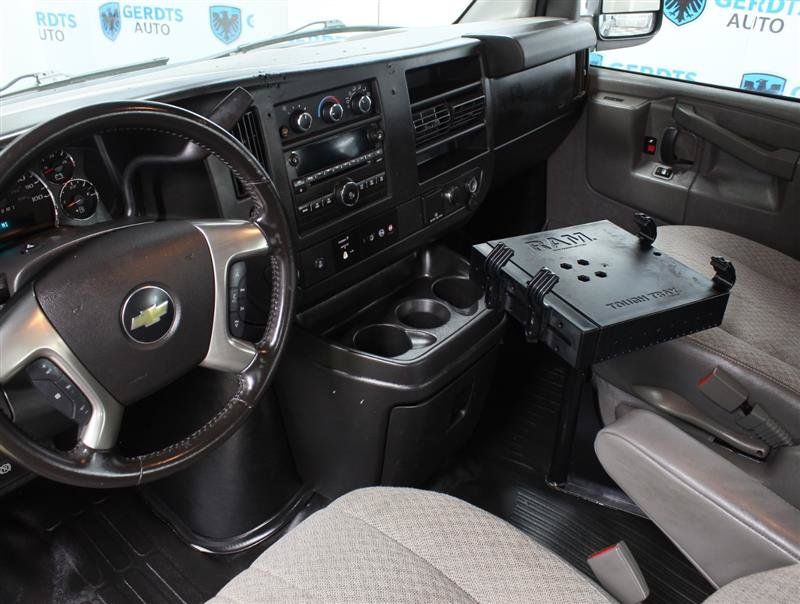 Used 2017 Chevrolet Express 3500 Extended RWD image 7