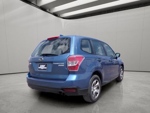 Used 2016 Subaru Forester 2.5i AWD/4WD image 5